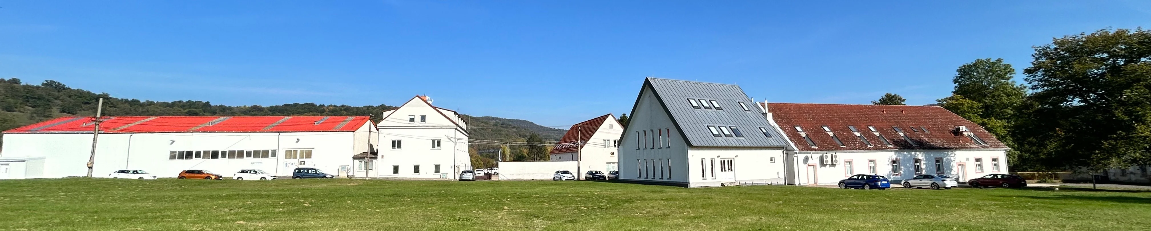 Panoramatický pohled na budovy areálu v Řehlovicích